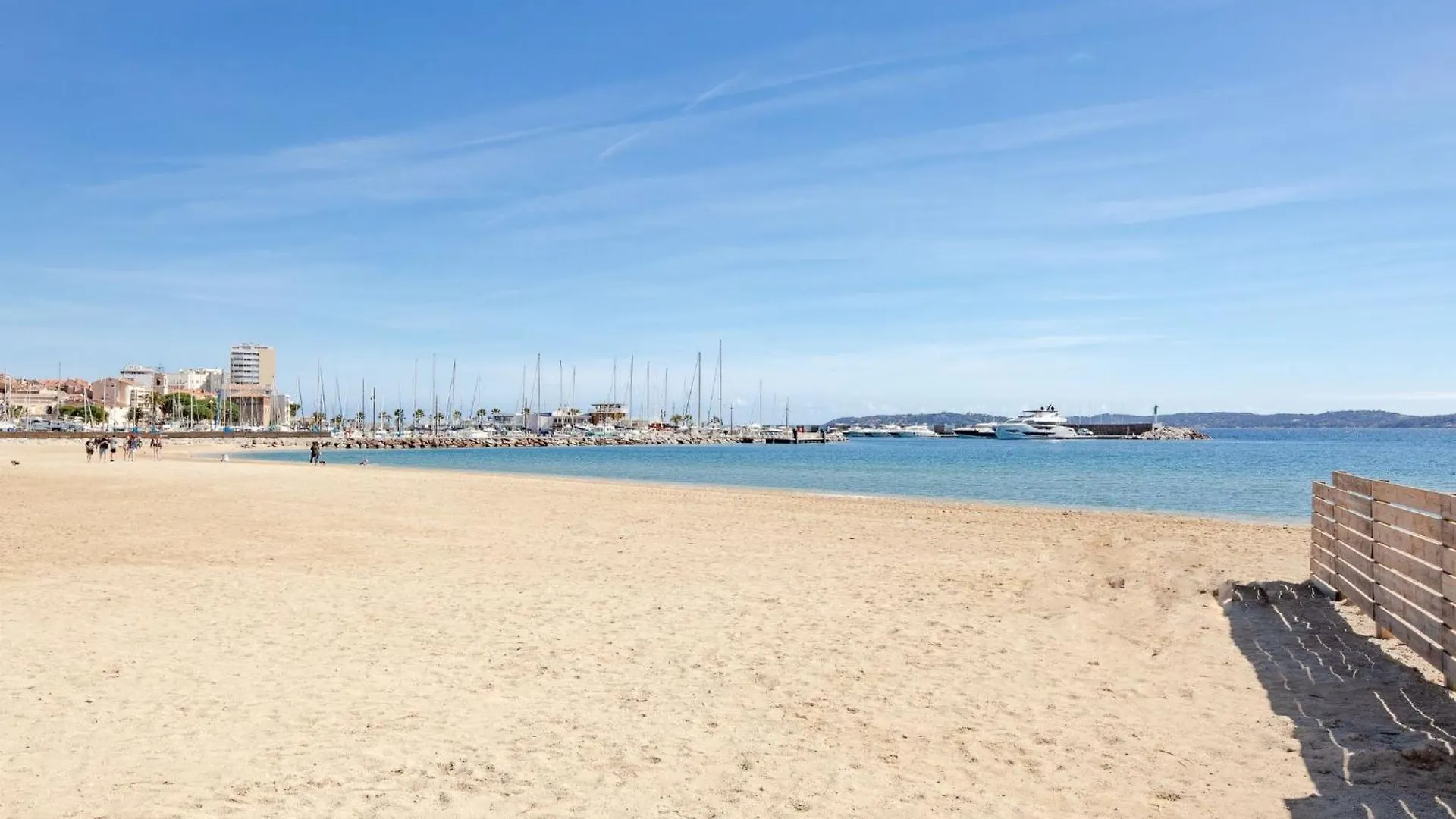 Apartment Les Coralines-5 By Interhome Sainte-Maxime Francia